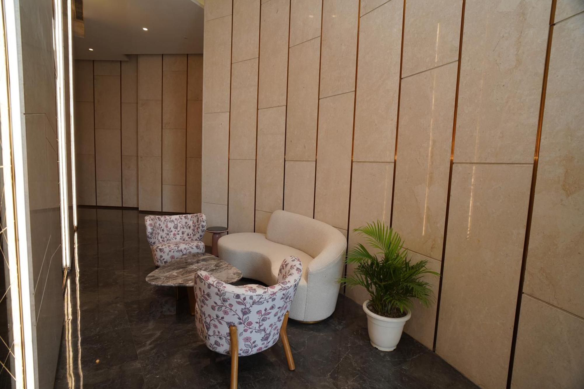 Hotel Livbox At Supernova Noida Exterior photo