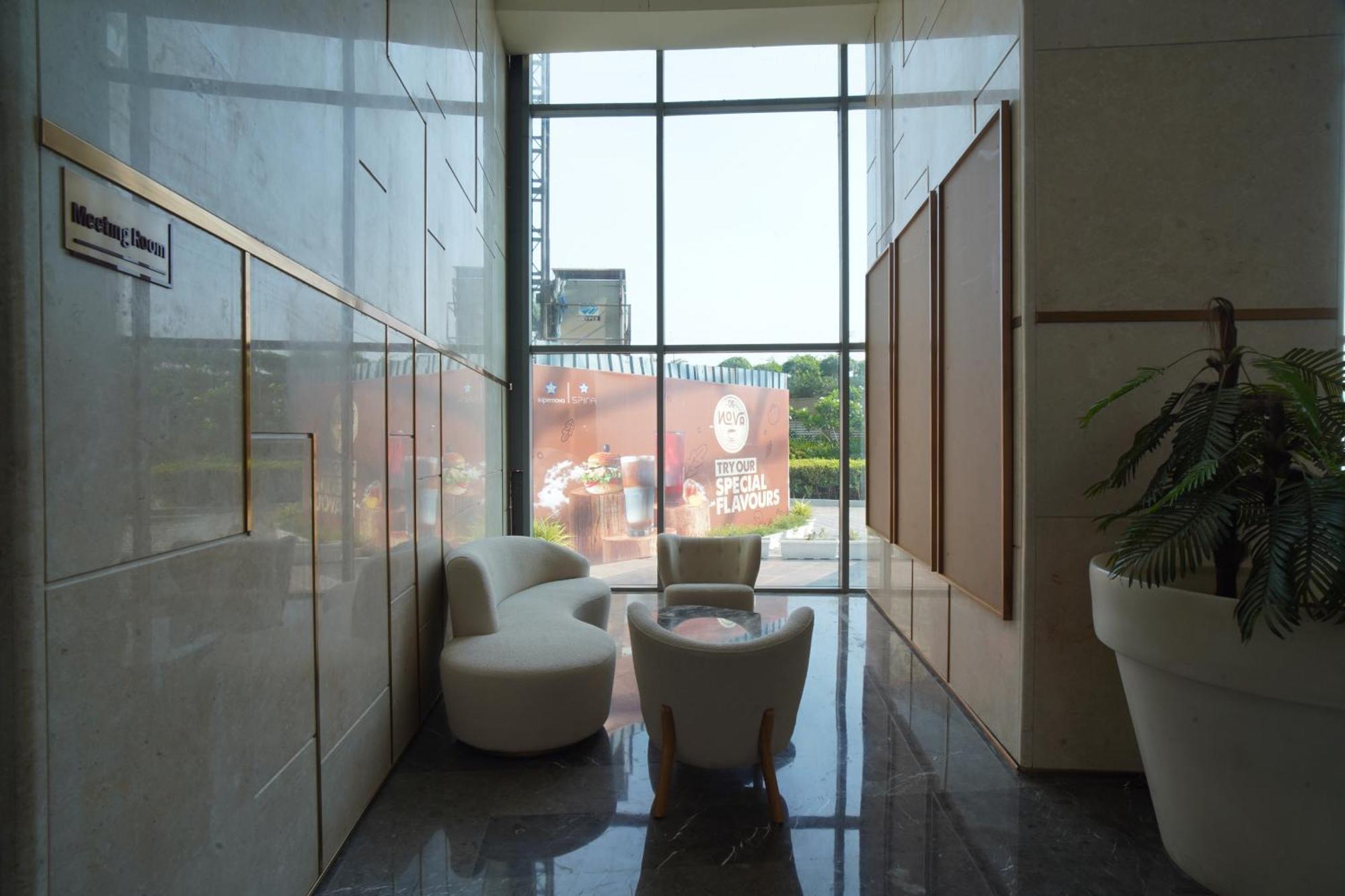 Hotel Livbox At Supernova Noida Exterior photo