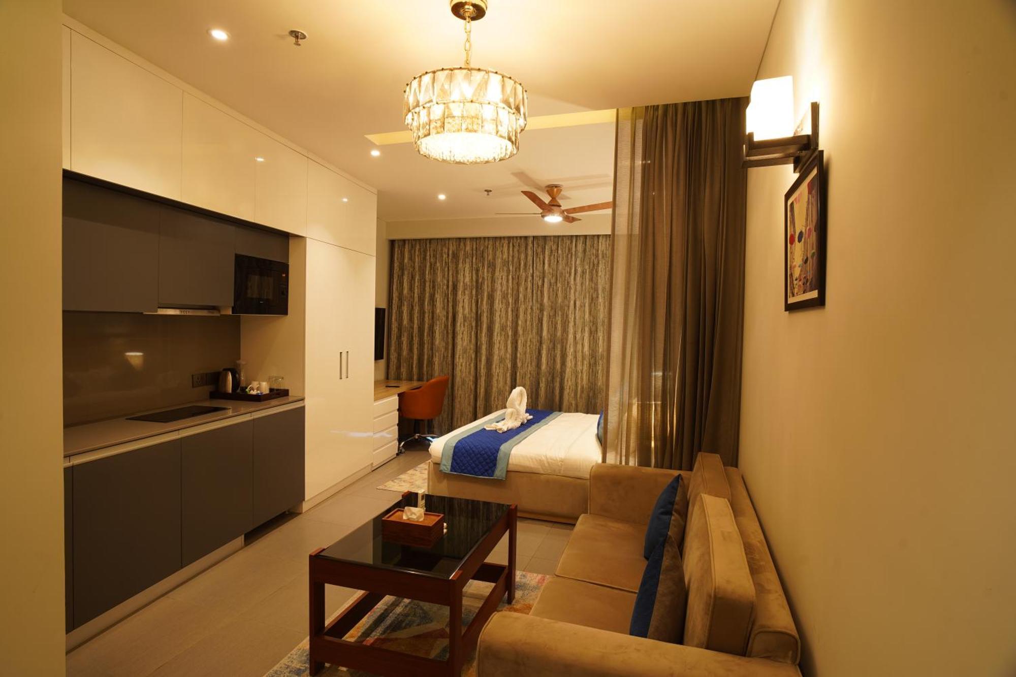 Hotel Livbox At Supernova Noida Exterior photo