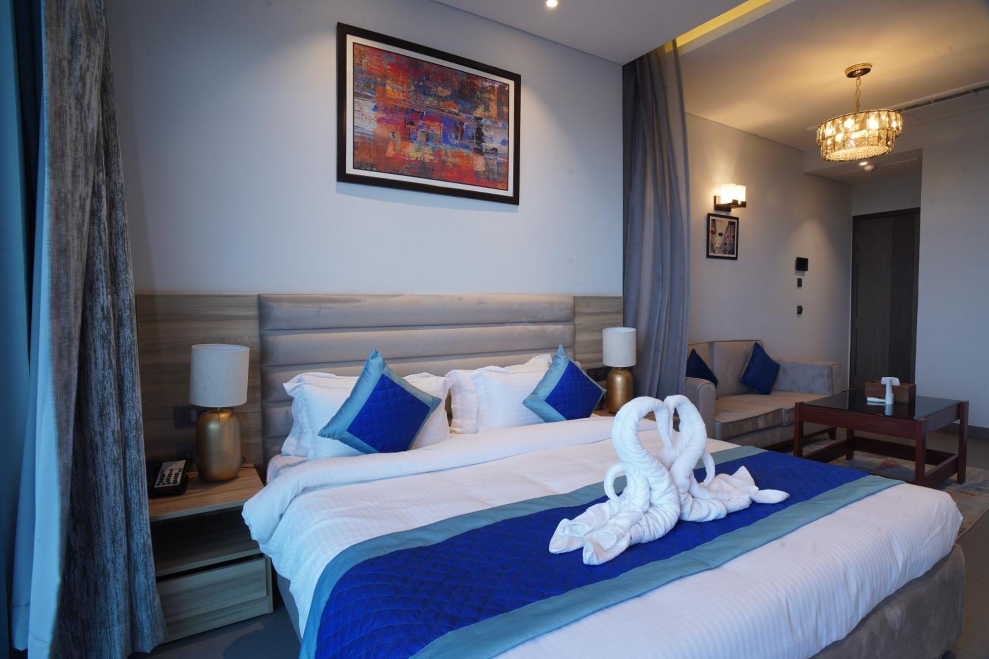 Hotel Livbox At Supernova Noida Exterior photo